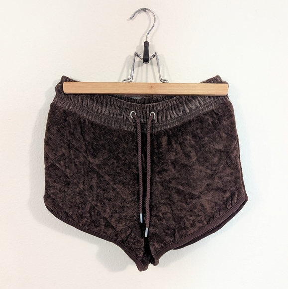 NWT PrettyLittleThing Quilted Sweat Shorts - Picture 3 of 7
